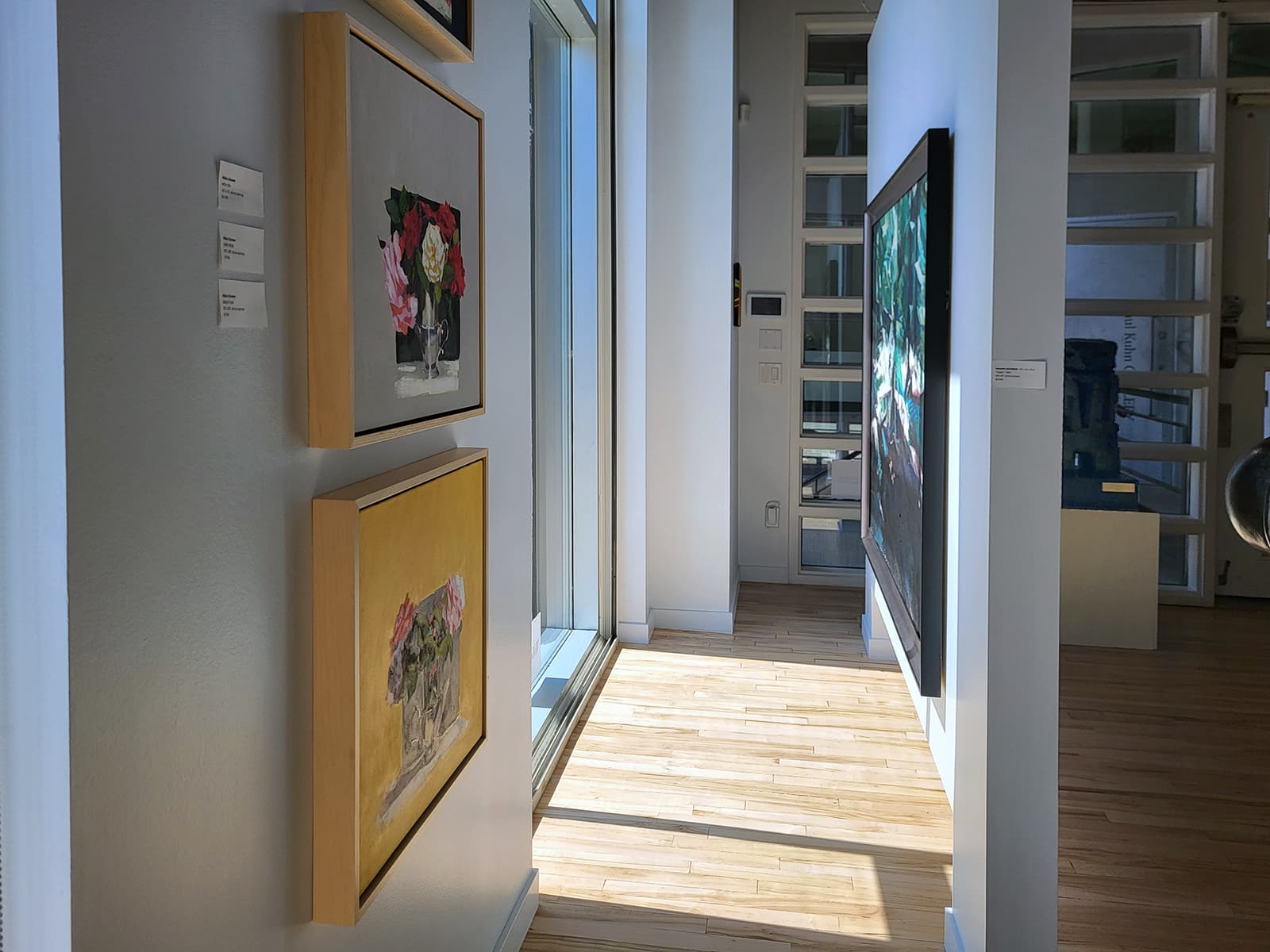 beltline display window of Wallace Galleries